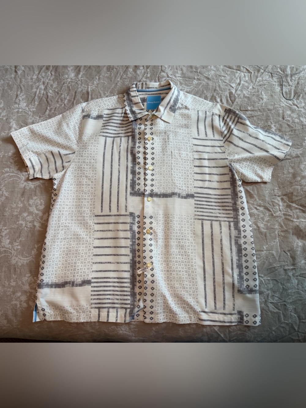 Tommy Bahama Beige/ Gray Extra Large